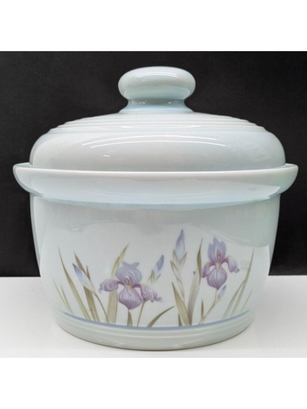 Royal Doulton Blue Iris Covered Casserole Dish Lambethware Vintage 1981